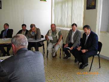 des membres qui se documentent